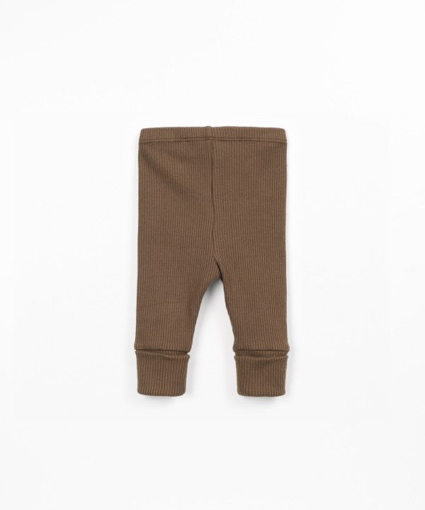 PLAY UP RIBBED KNIT LEGGINGS