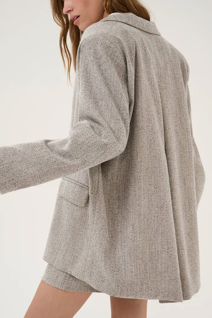 MY ESSENTIAL WARDROBE BLAZER EMMY
