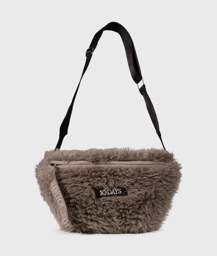 10DAYS HAIRY CROSS BODY BAG