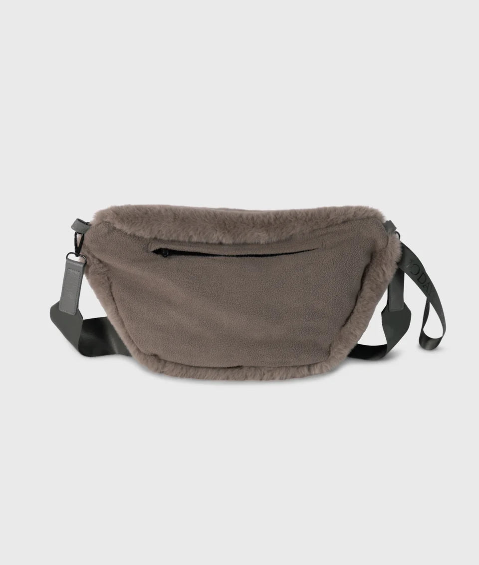 10DAYS FLUFFY FANNY PACK