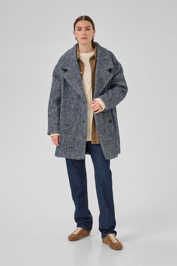 MY ESSENTIAL WARDROBE KNEE COAT MAGGIE