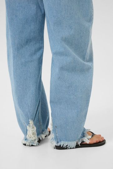 MY ESSENTIAL WARDROBE JEANS LUCY