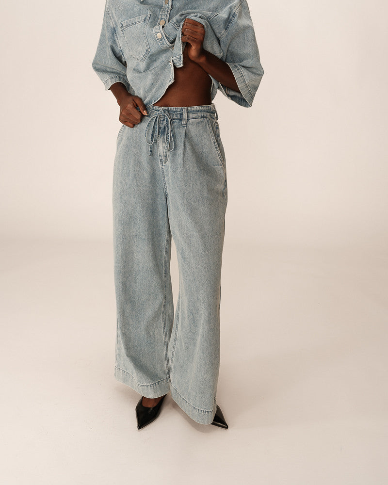 JEANS POMPON SKY BLUE - Grace & Mila