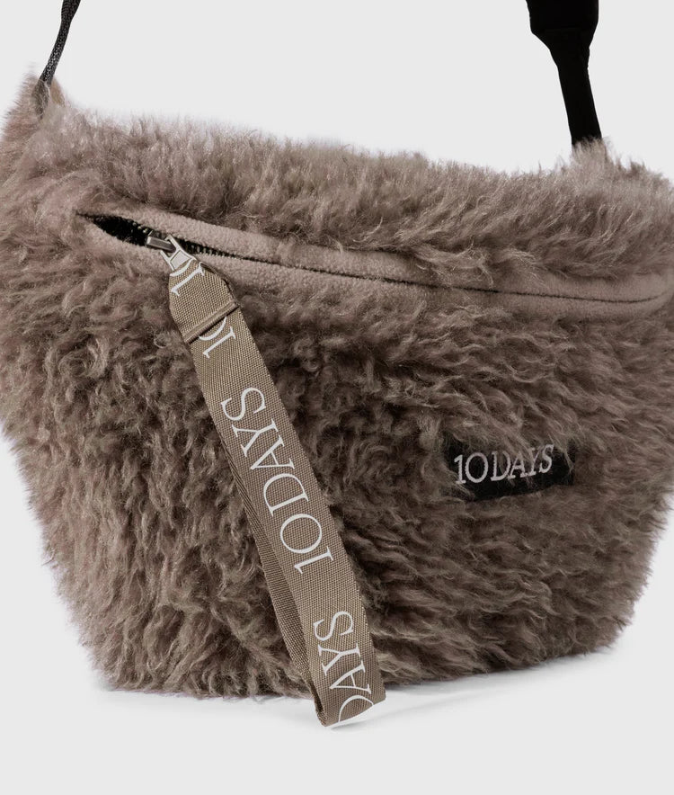 10DAYS HAIRY CROSS BODY BAG