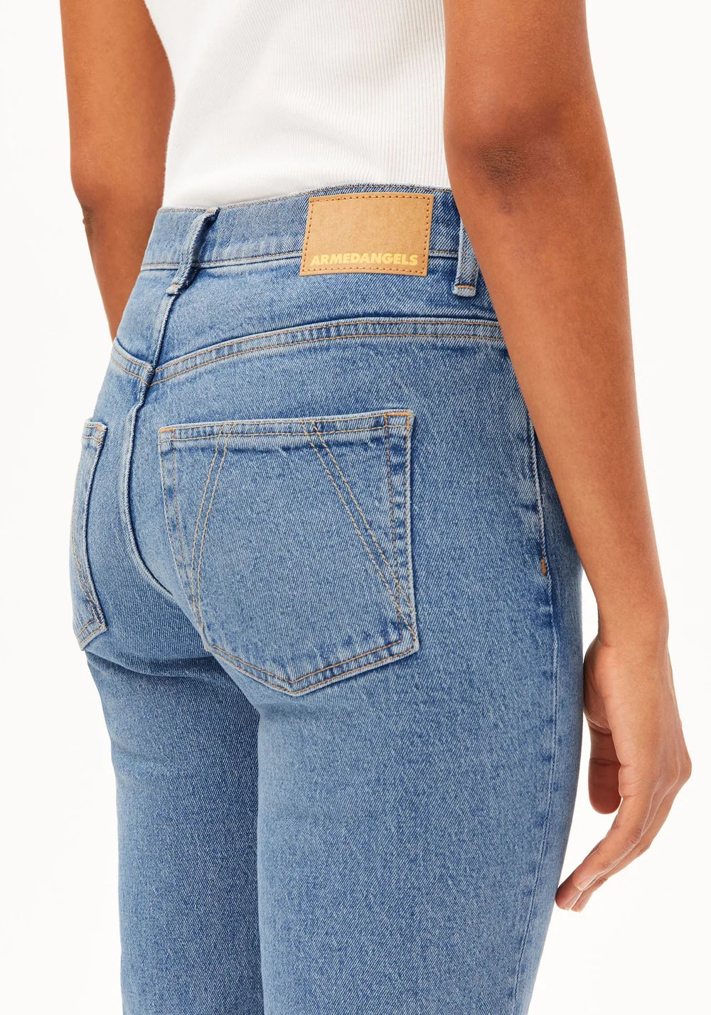 ARMEDANGELS CARENAA MID STRAIGHT JEANS