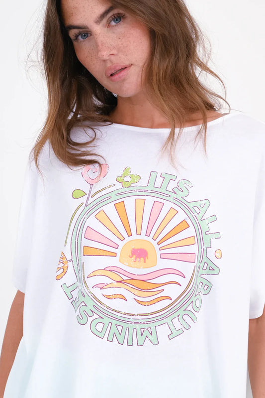 LOVE JOY VICTORY T-SHIRT YARA