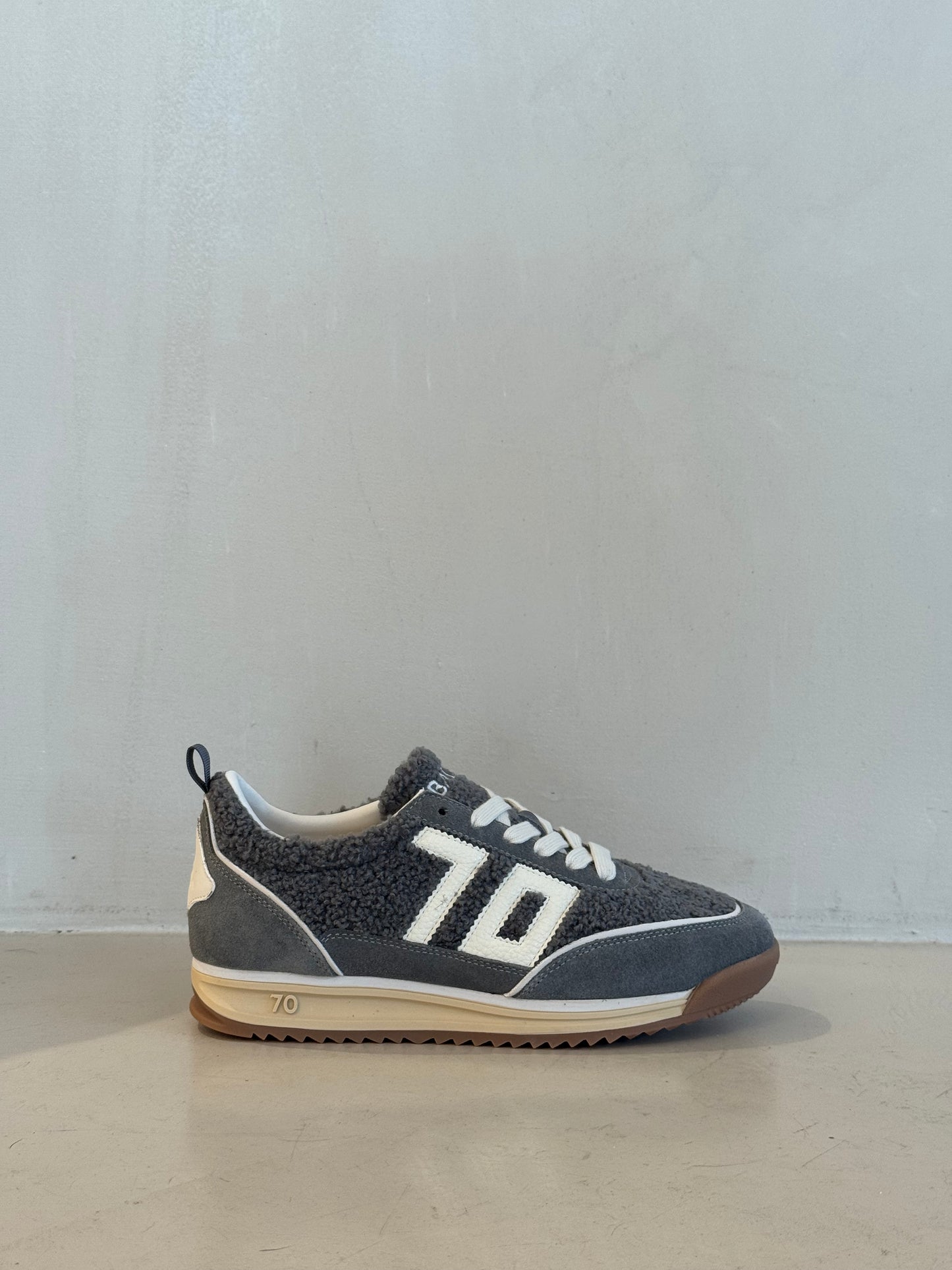 BACK70 JOGGER FT19 FUR GRAY SUEDE GRAY MILK 70