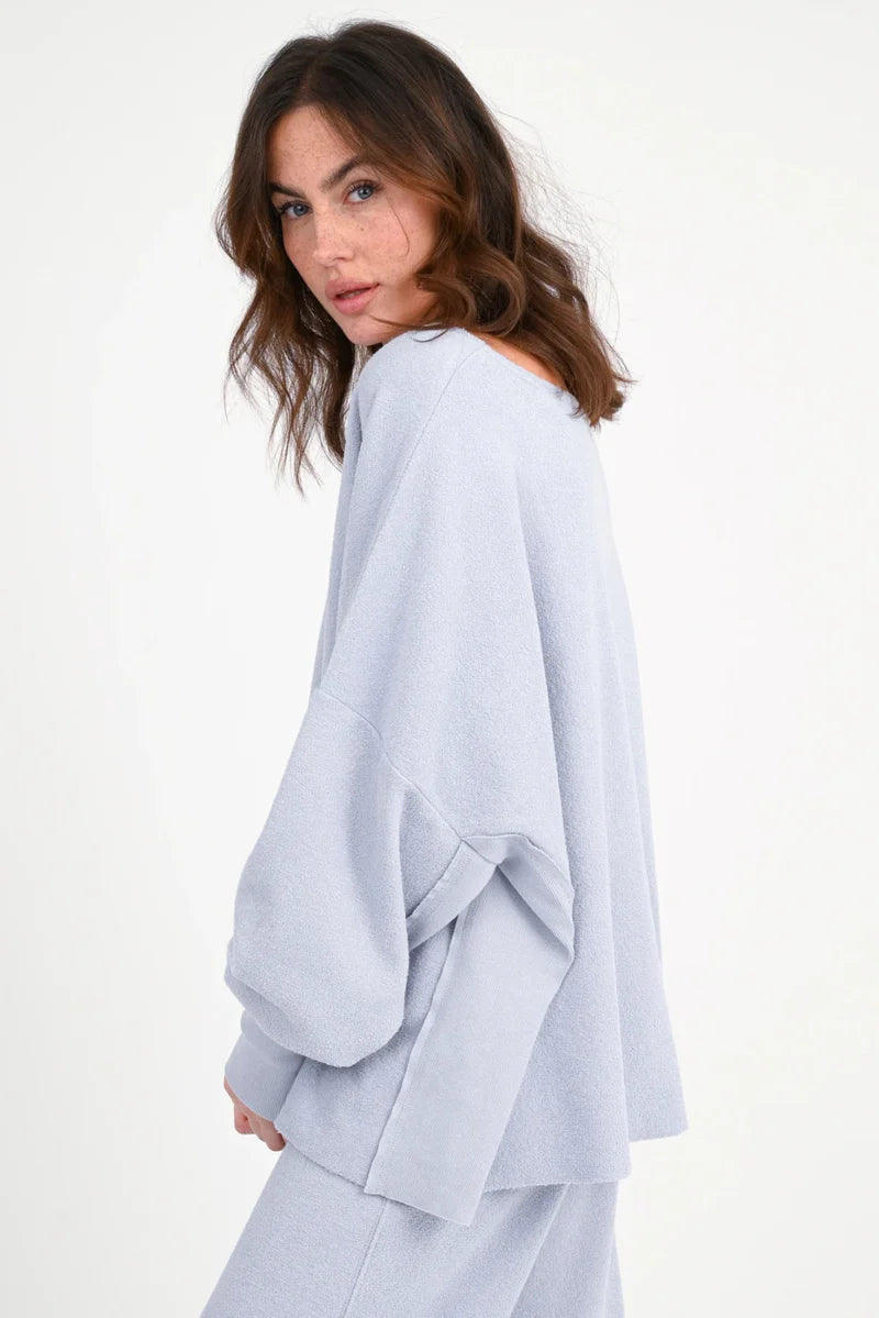 LOVE JOY VICTORY FROTTEE SWEATSHIRT HILDA