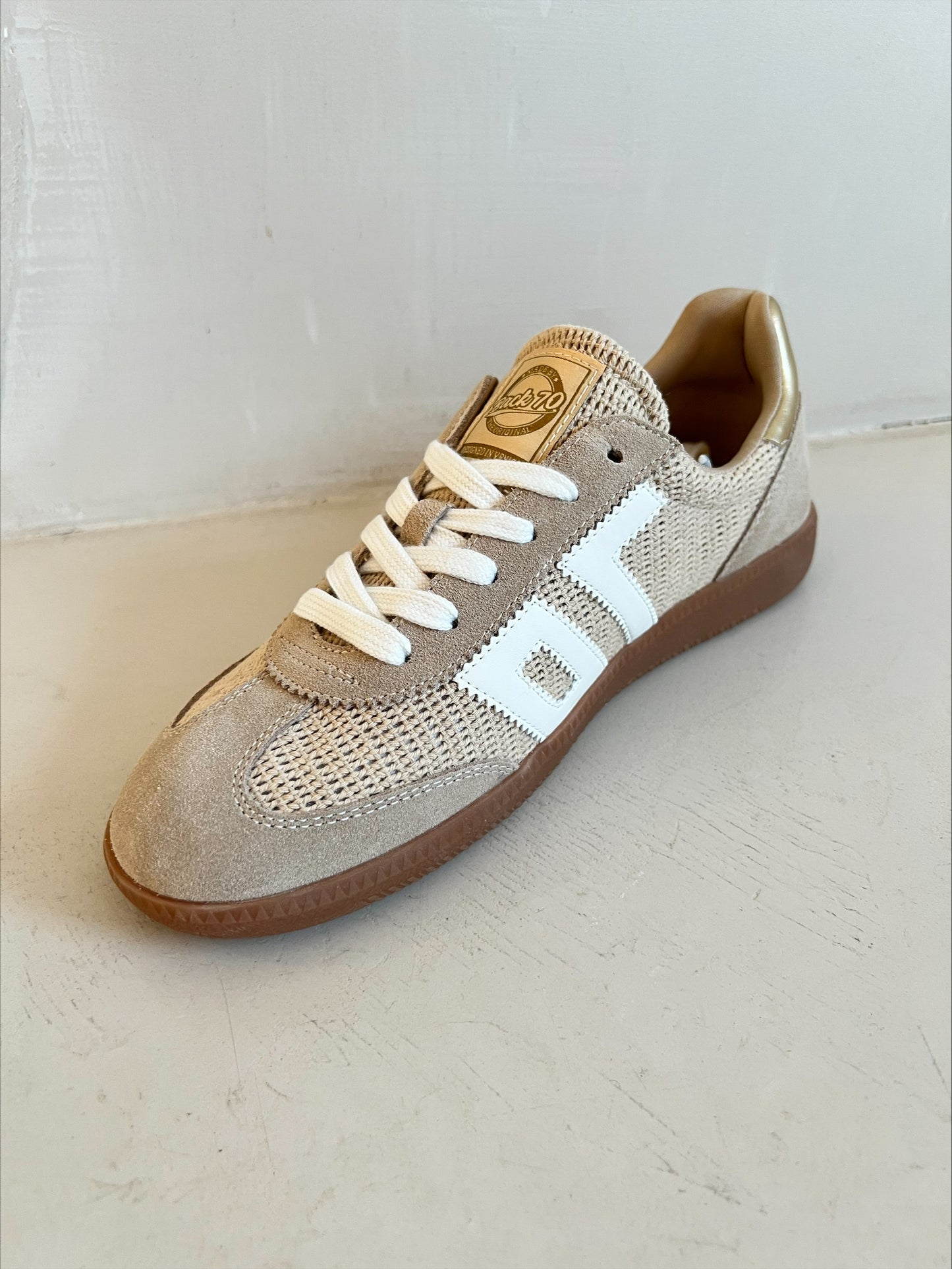 BACK70 GHOST C26-01 IUTA BEIGE