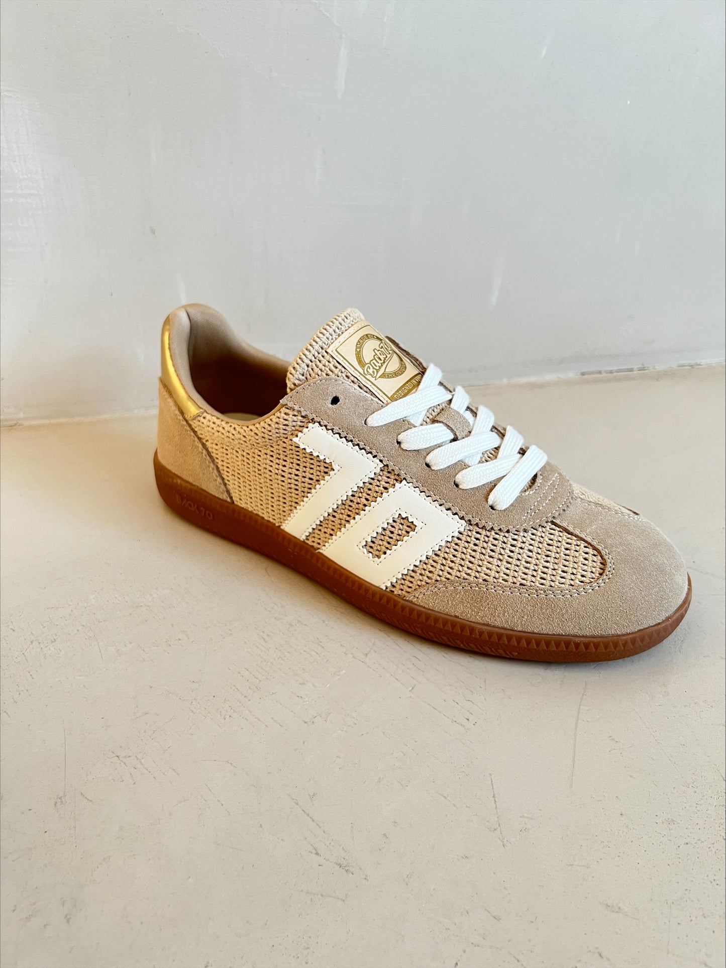 BACK70 GHOST C26-01 IUTA BEIGE