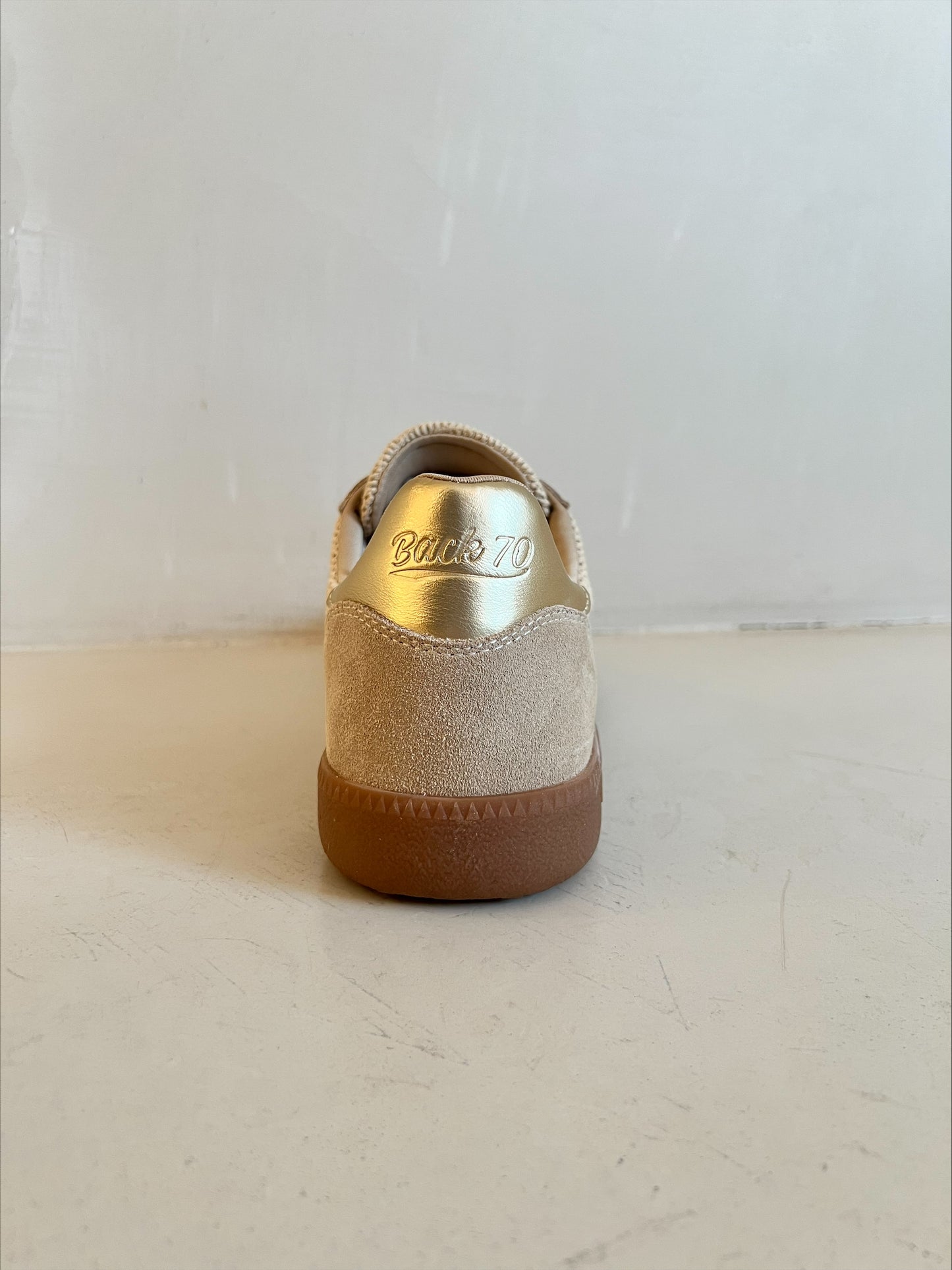 BACK70 GHOST C26-01 IUTA BEIGE