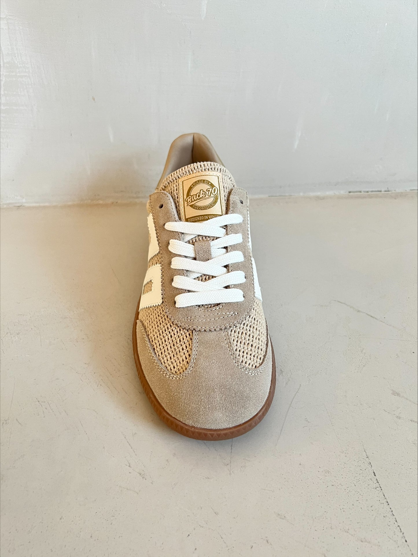 BACK70 GHOST C26-01 IUTA BEIGE